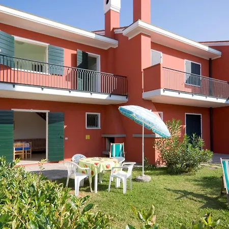 Cozy With Pool And Garden In ビビオーネ