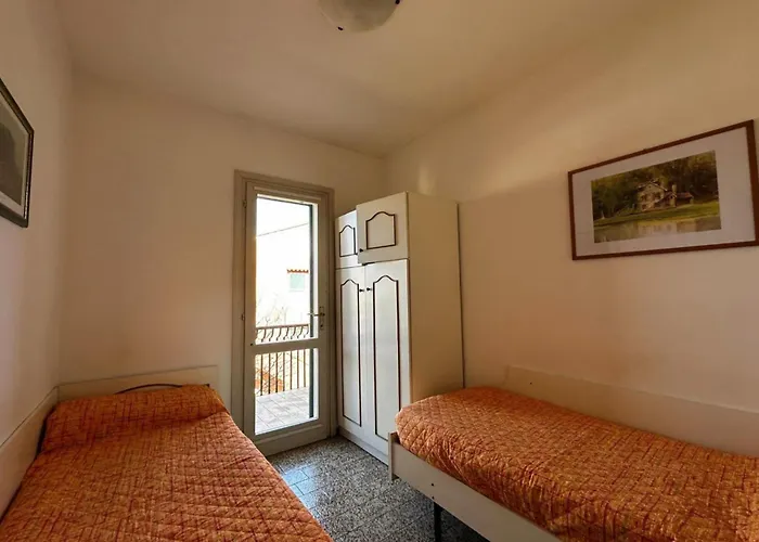 Cozy With Pool And Garden In Bibione